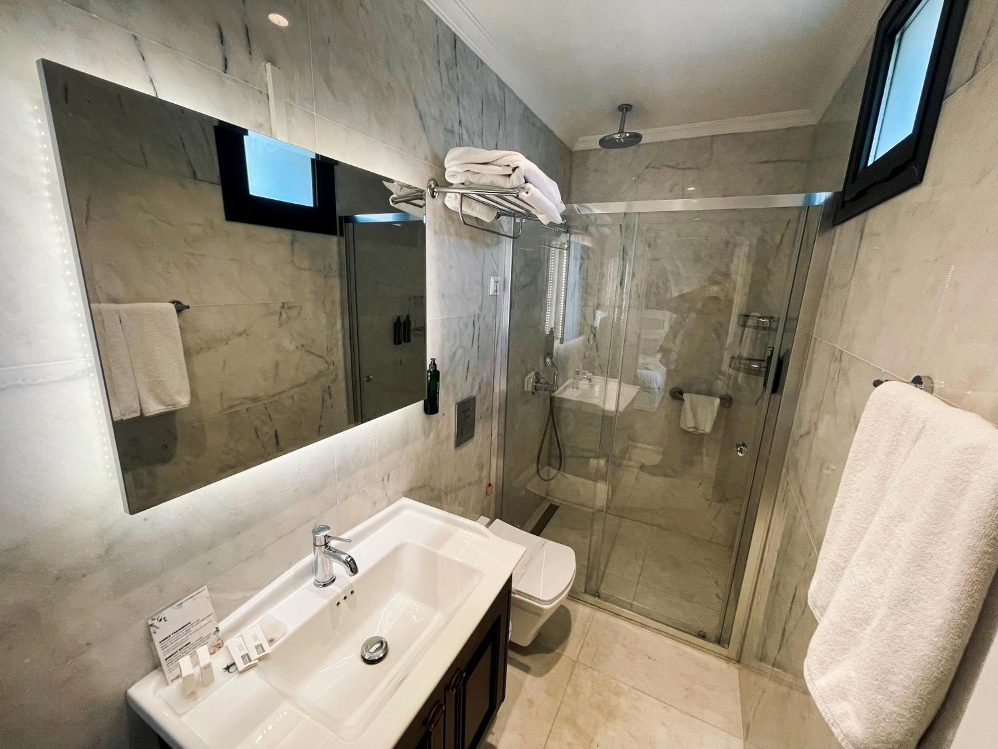 Dbd Hotel Bayrakli Izmir Exteriör bild
